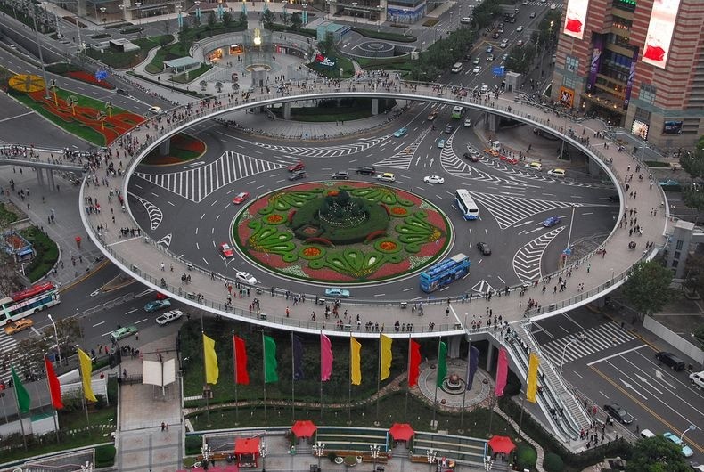 Photo of Кольцевой пешеходный мост в Шанхае