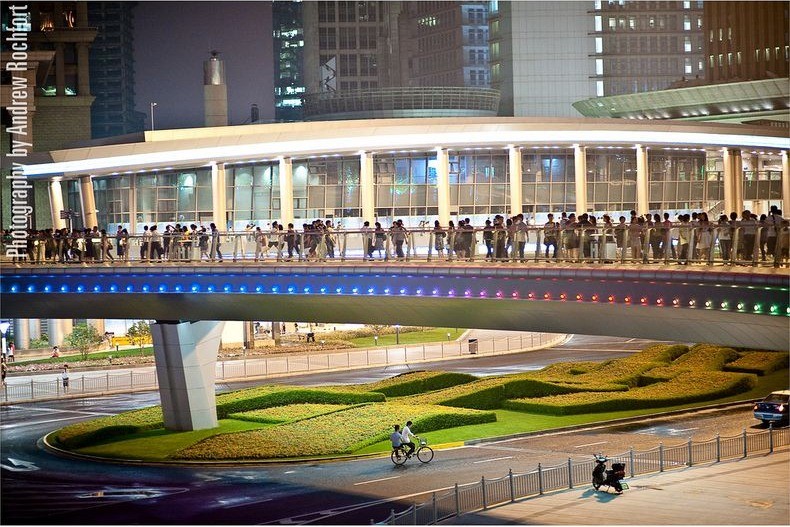 Photo of Кольцевой пешеходный мост в Шанхае
